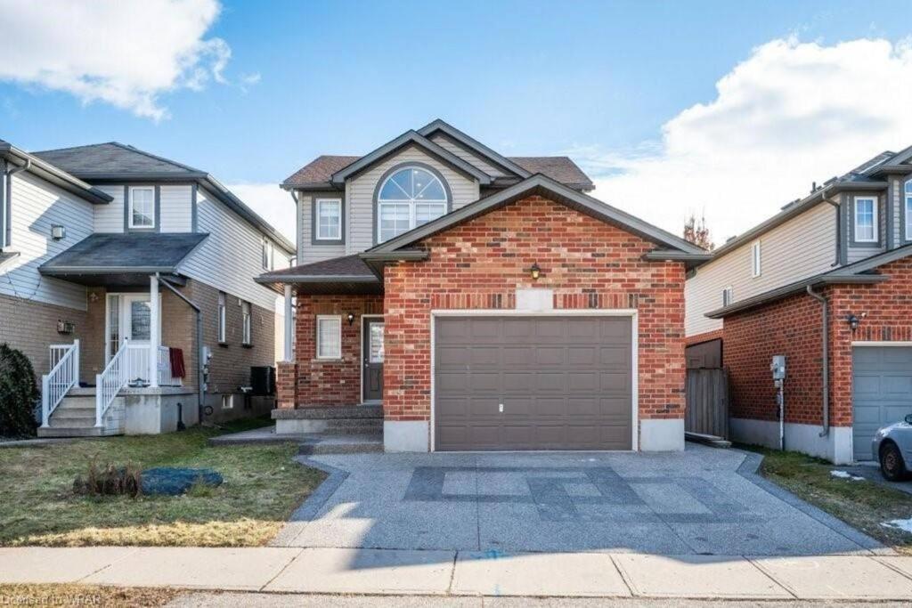 Luxury Private Home Near Sunrise Shopping Complex Kitchener Exterior photo